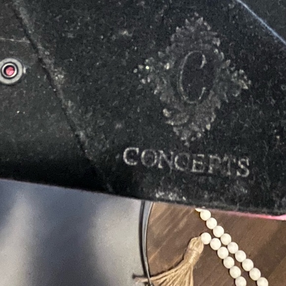 Concepts Pink and White Decorative Picture Frame with velvet back. - Picture 3 of 4